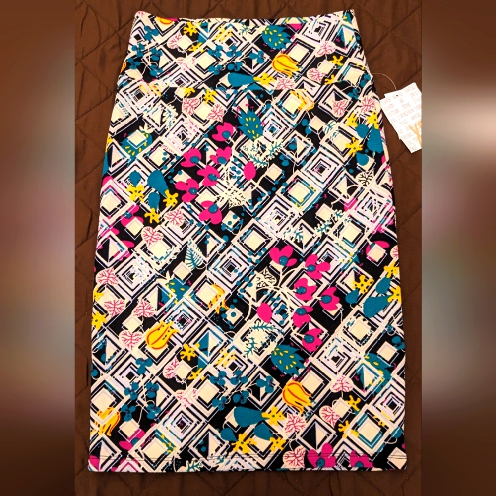 Women's multicolored flower and diamond print skirt